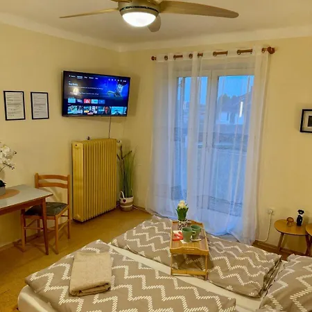 Apartment Gaestehaus Anna 1 *